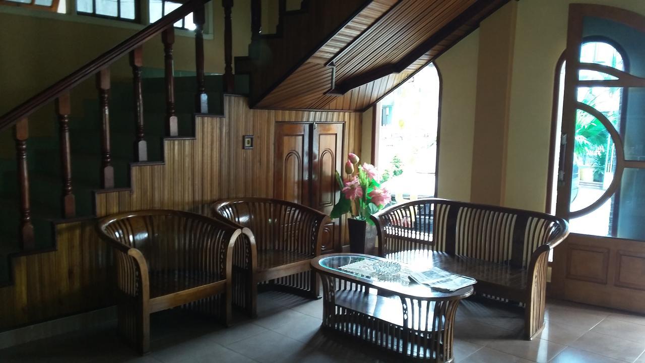 Hotel Ar - Riyadh Kualatungkal Ngoại thất bức ảnh